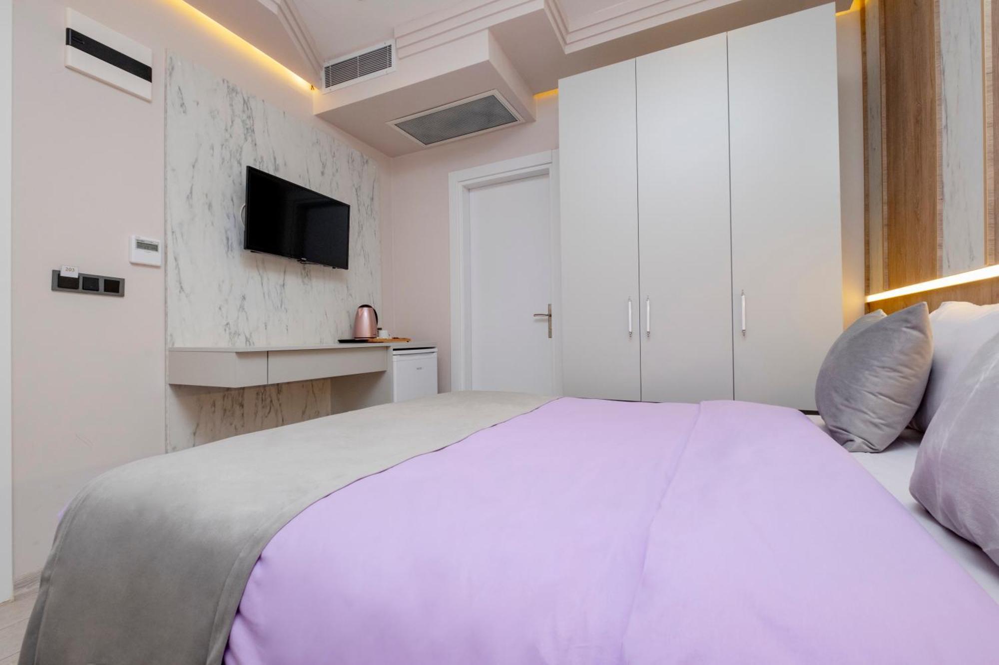 Lavender Airport Hotel Arnavutkoy Eksteriør billede